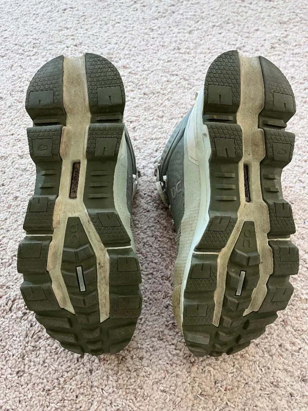 ON Mens Cloudrock Waterproof Hiking Boots Men’s Size 9.5
